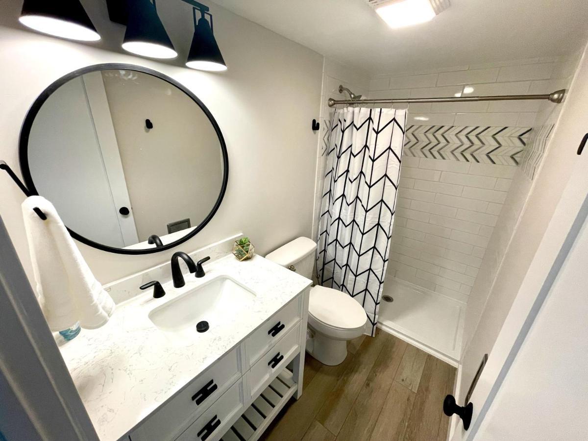 Newly Remodeled Mid-Century Modern Lake Condo 日内瓦湖城 外观 照片