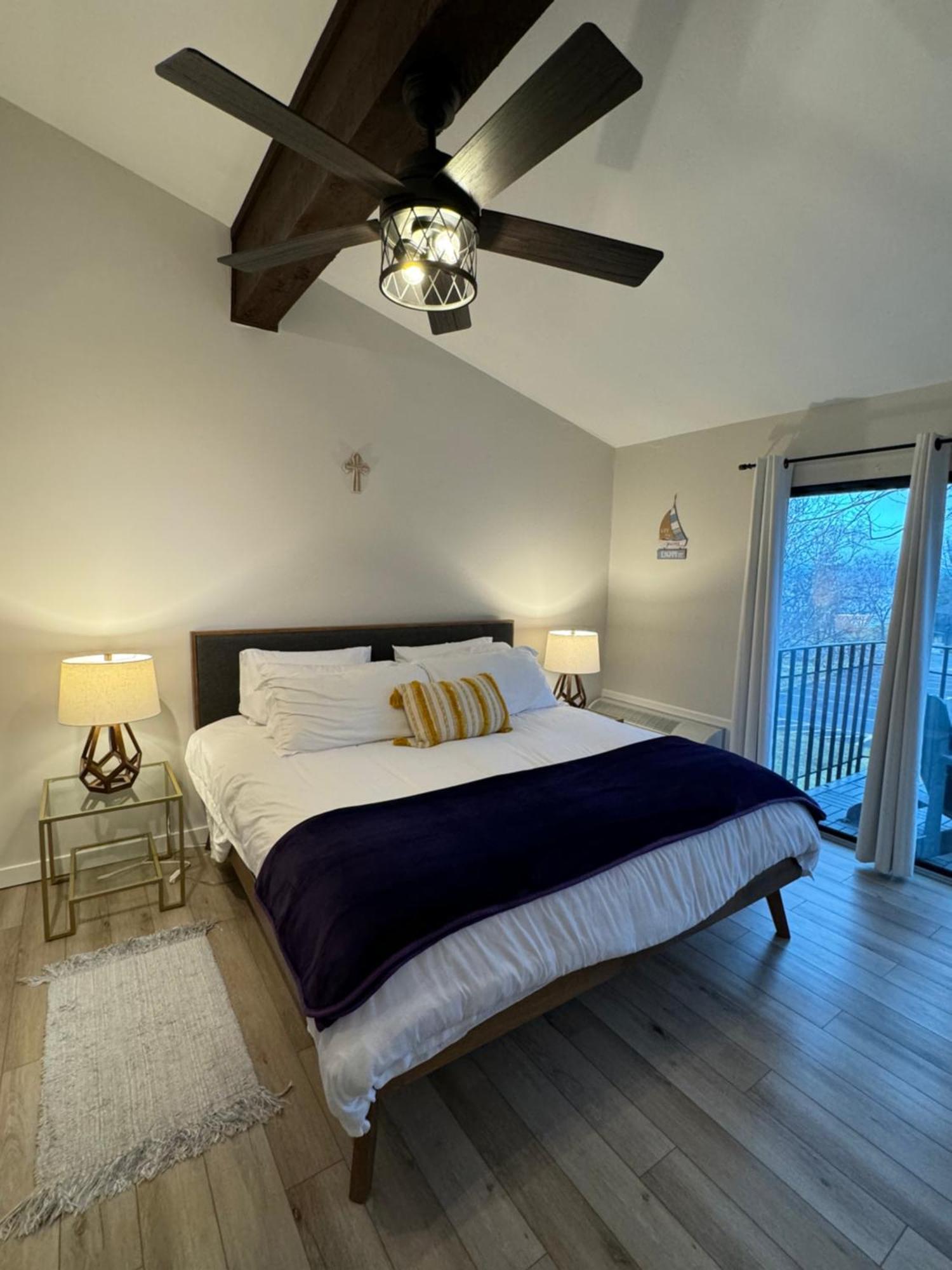 Newly Remodeled Mid-Century Modern Lake Condo 日内瓦湖城 外观 照片