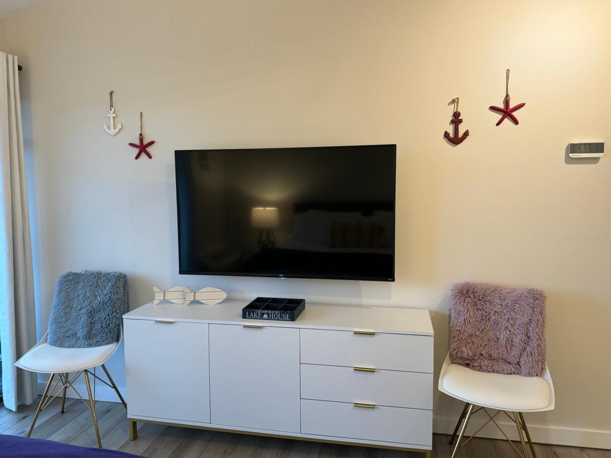 Newly Remodeled Mid-Century Modern Lake Condo 日内瓦湖城 外观 照片